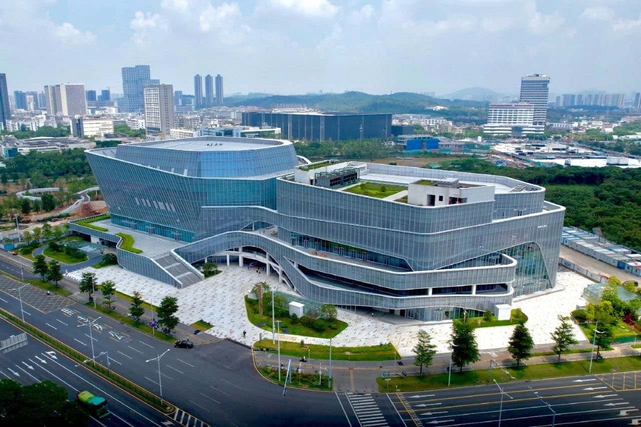 milantiyu米兰科技闪耀宝龙文体中心开业盛典，与深圳共舞健康新风尚！